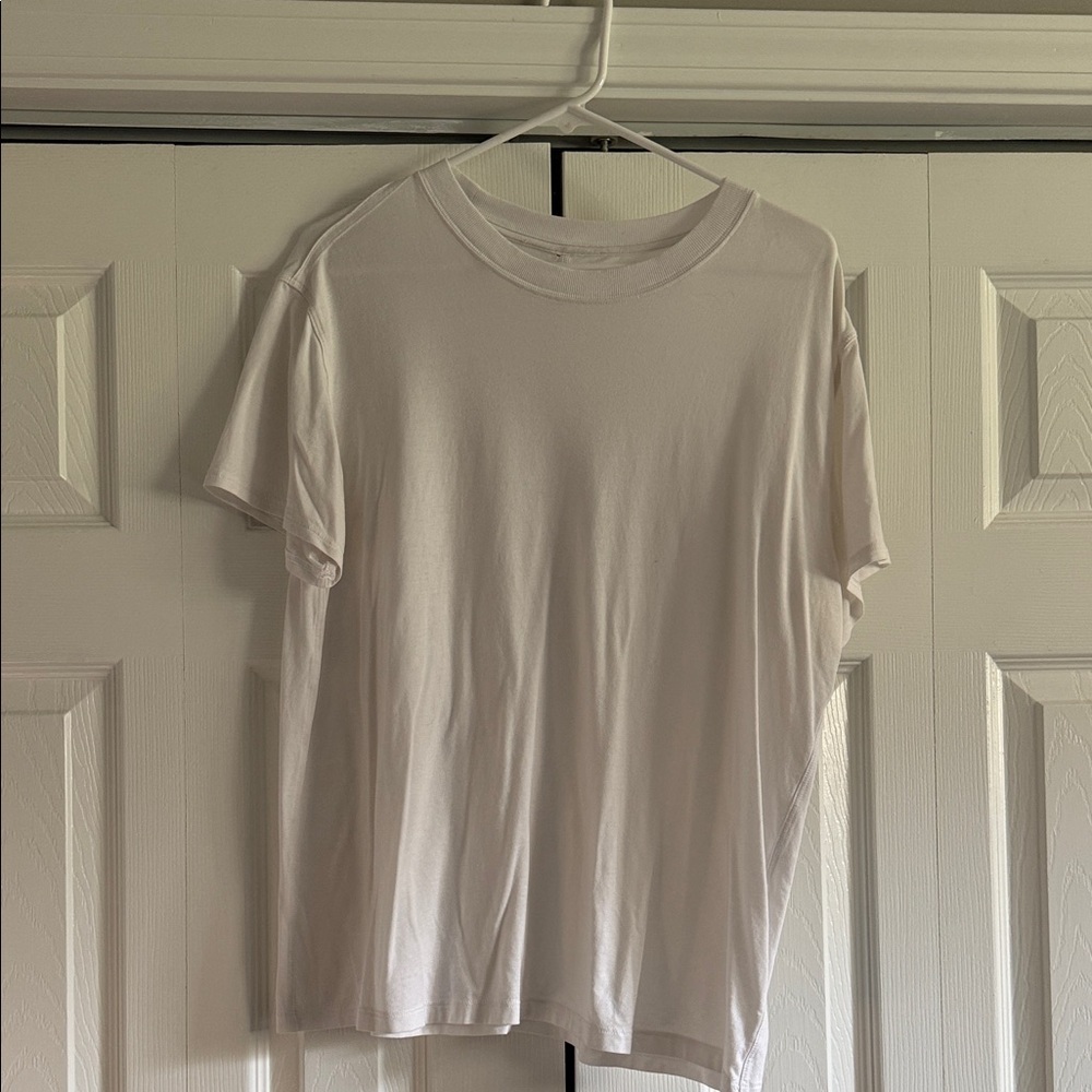 Lululemon classic white athletic top Crew Neck T-Shirt